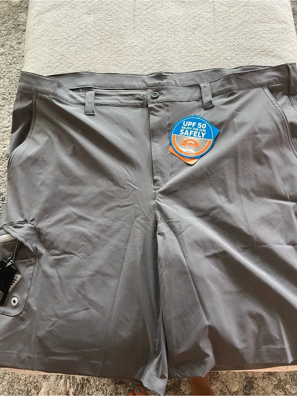 Men's Columbia PFG Gray Omni shield  Performance Fishing 10 inch Shorts size 46